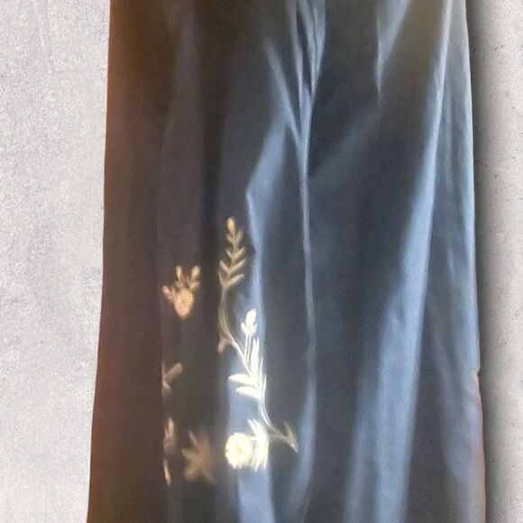 CeCE| NWT Women’s Cold Shoulder Dress w/ Embroidered Sleeves Size 6 Retail $116 - Picture 4 of 11